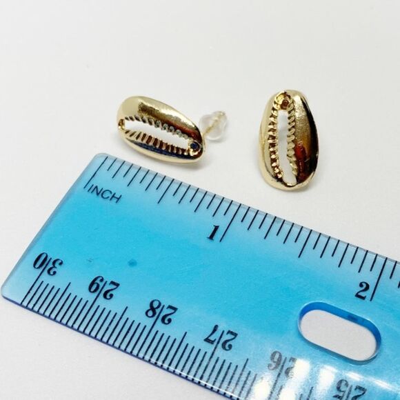Gold Beach Boho Cowrie SeaShell Earrings (V3) - Picture 5 of 5